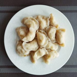 Pierogi (ravioli con crauti e funghi)