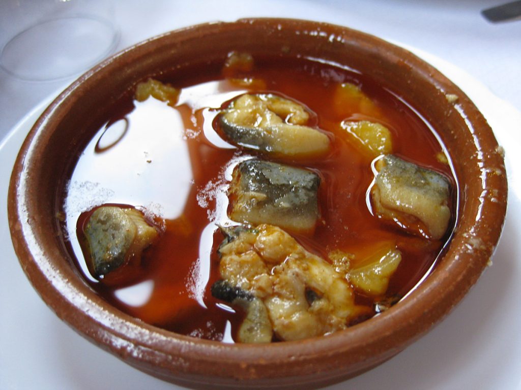 All y Pebre, anguilla in umido con patate condita con peperoncino e aglio