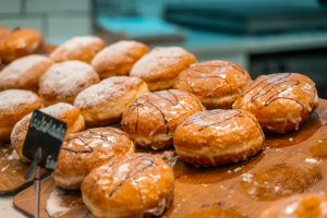 Paczki (ciambelle fritte ripiene)