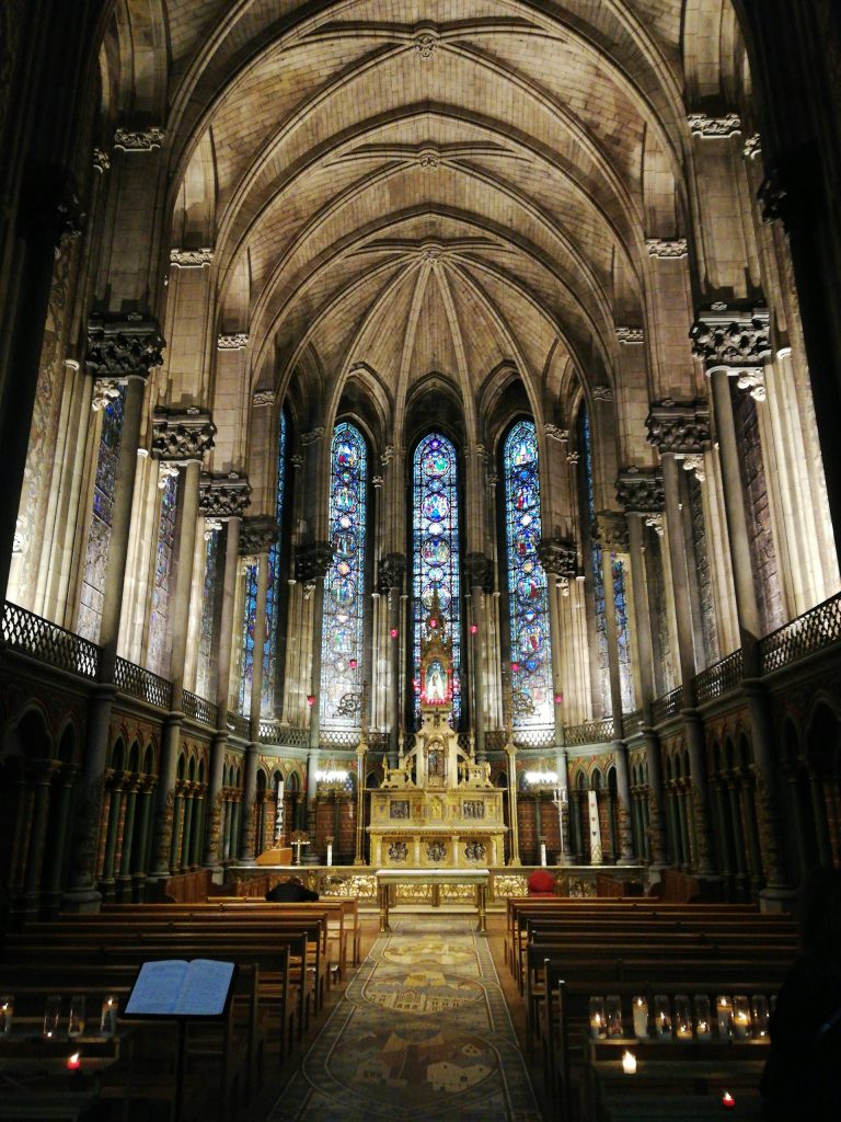Interno della Cattedrale di Notre Dame, Parigi, Francia