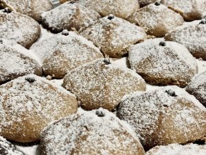 Kourabiédes (dolcetto con burro, farina e mandorle)