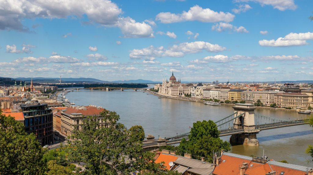 Ponti della Libertà e delle Catene a Budapest, Ungheria